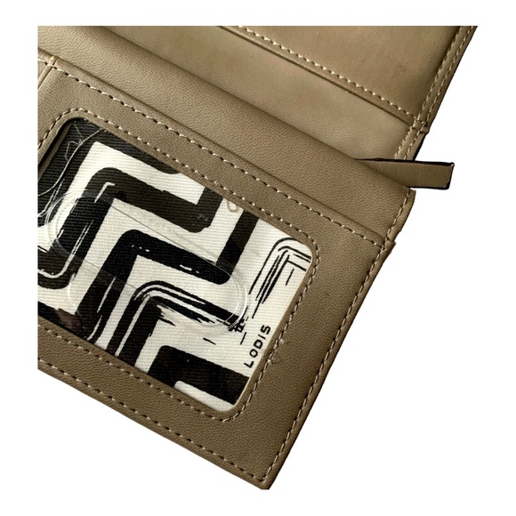 Lodis Magenta Pink Full Size Clutch Style Leather Wallet - Picture 6 of 10